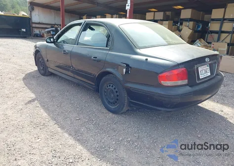 2002 Hyundai Sonata z USA, uszkodzony, nr VIN KMHWF25S12A590474